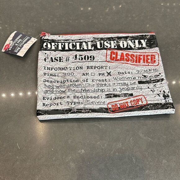 Cosmetic/Makeup Bag-NWT - Picture 1 of 4